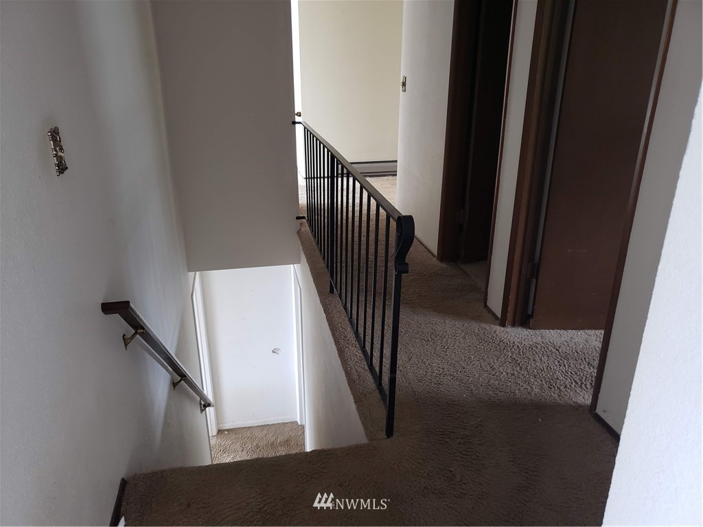 3614 West Commodore Way Seattle, WA 98199 - Photo 15 of 22 Gallery Image 15