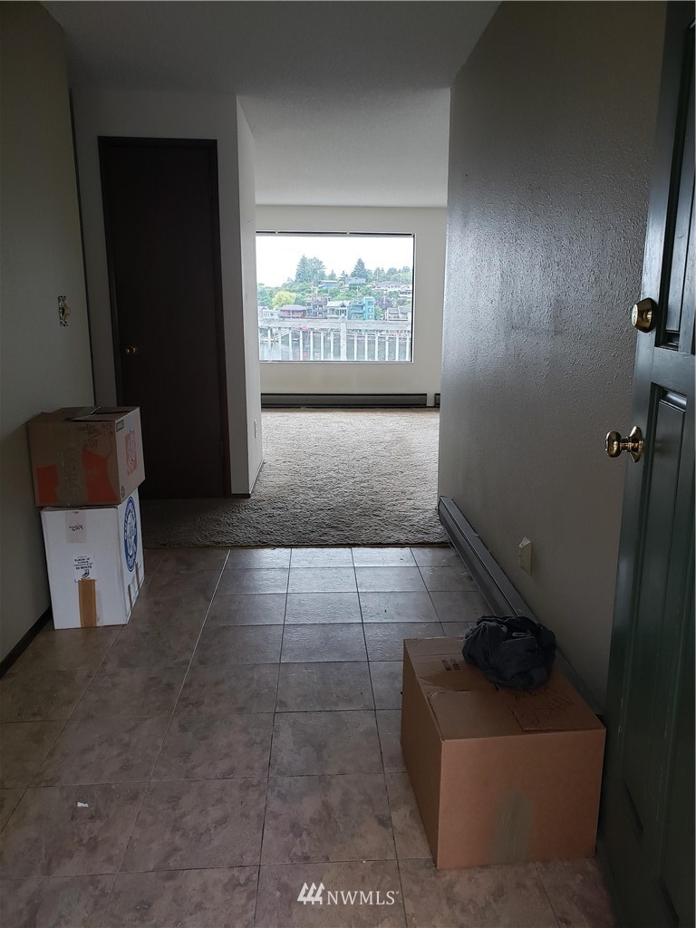 3614 West Commodore Way Seattle, WA 98199 - Photo 18 of 22 Gallery Image 18