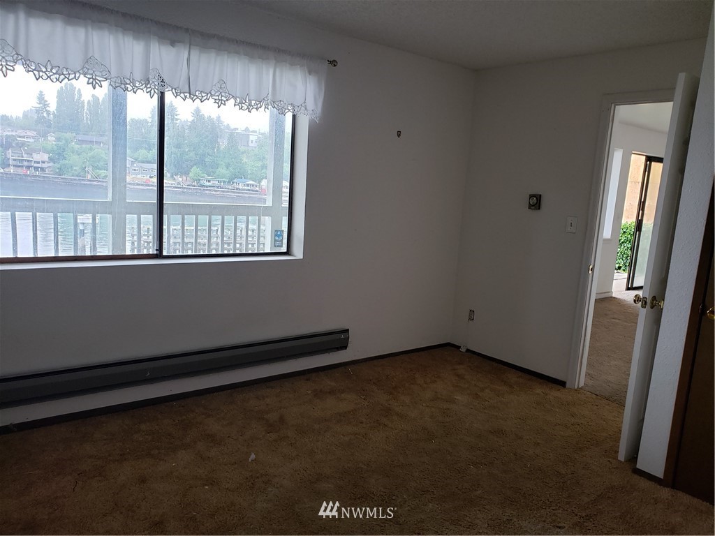 3614 West Commodore Way Seattle, WA 98199 - Photo 19 of 22 Gallery Image 19
