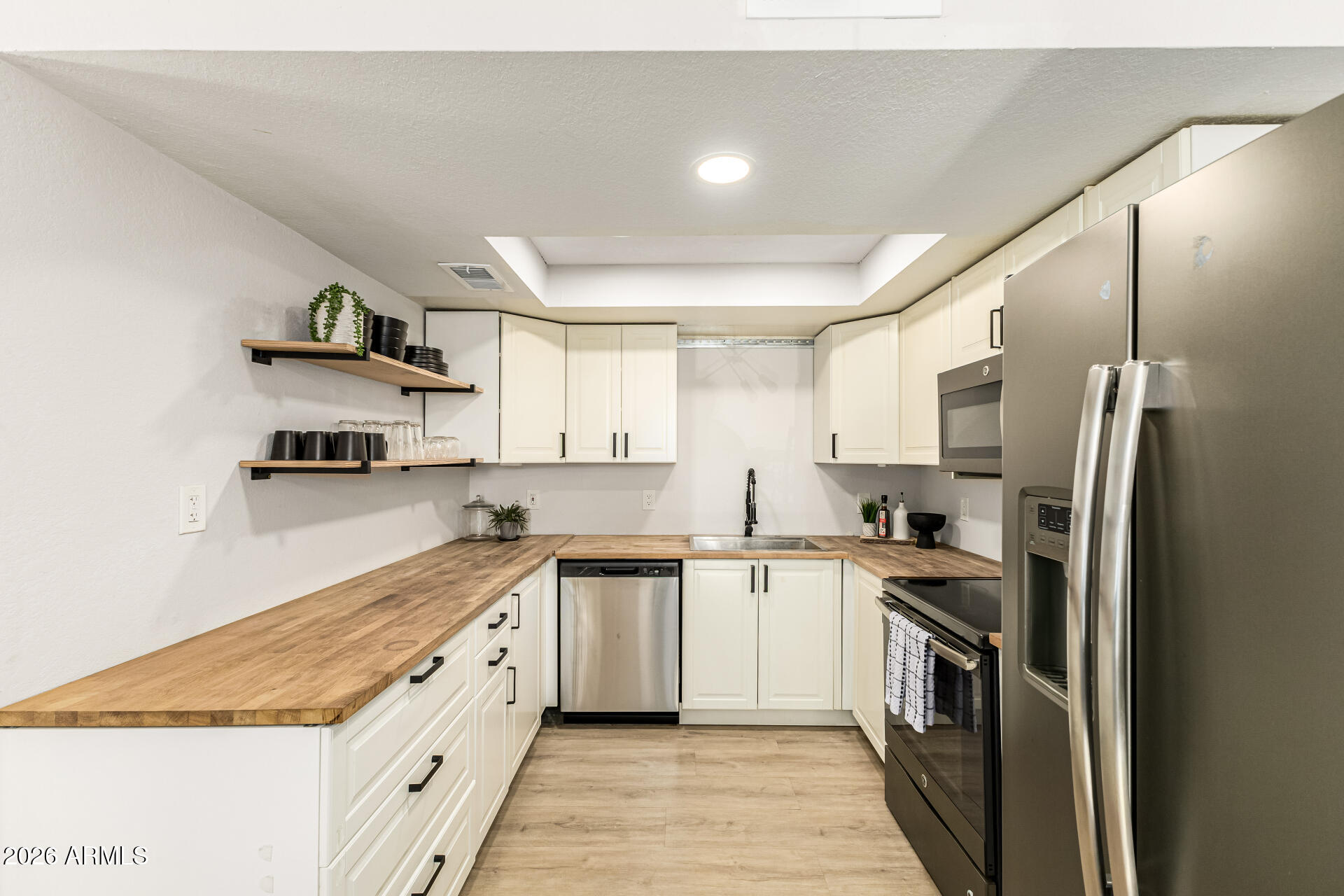 2040 South Longmore, Unit 72 Mesa, AZ 85202 - Photo 4 of 30 11-Longmore