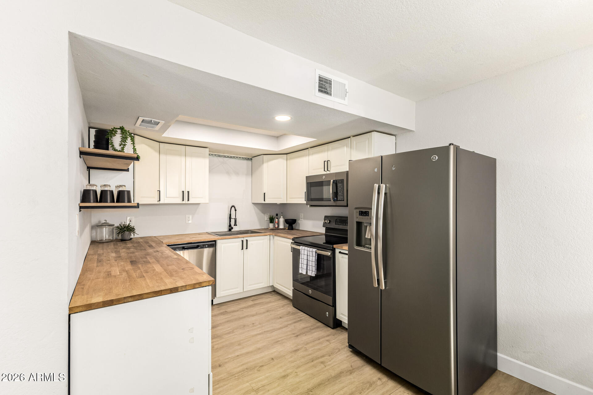 2040 South Longmore, Unit 72 Mesa, AZ 85202 - Photo 5 of 30 10-Longmore