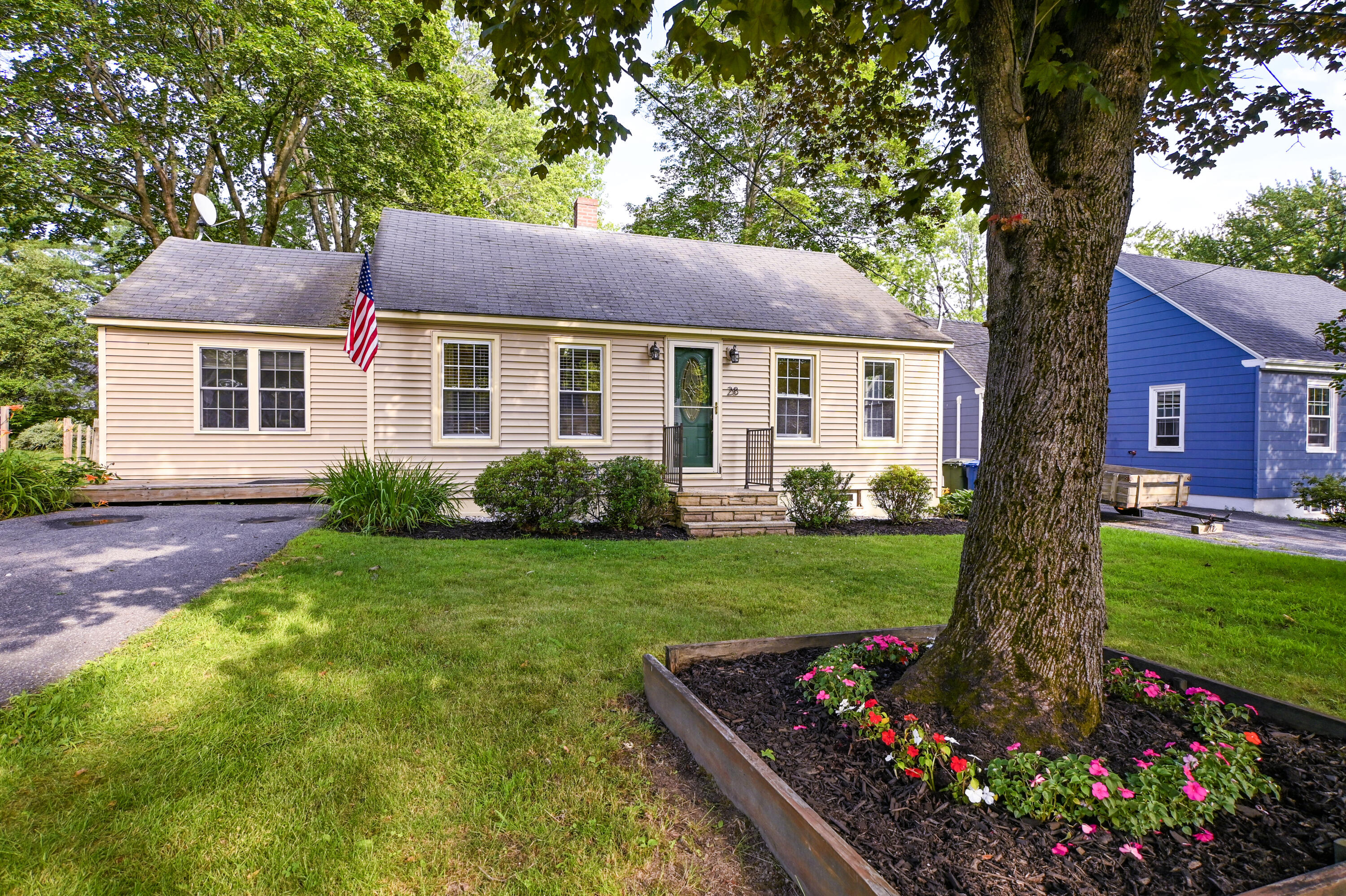 28 Colonial Road Westbrook, ME 04092 - Photo 31 of 32 28ColonialRd-32