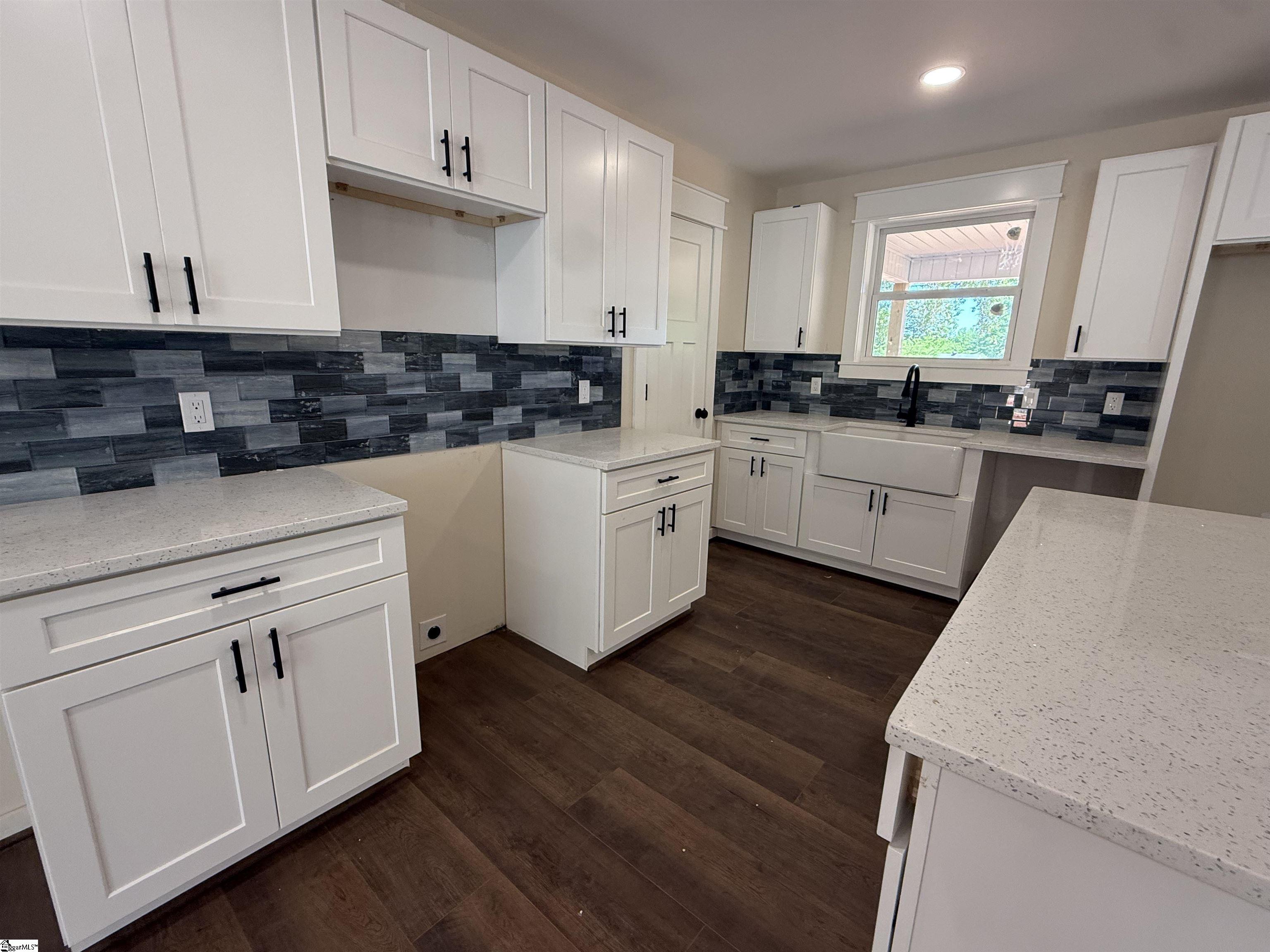 110 Friendly Street Fountain Inn, SC 29644 - Photo 8 of 25 Gallery Image 8