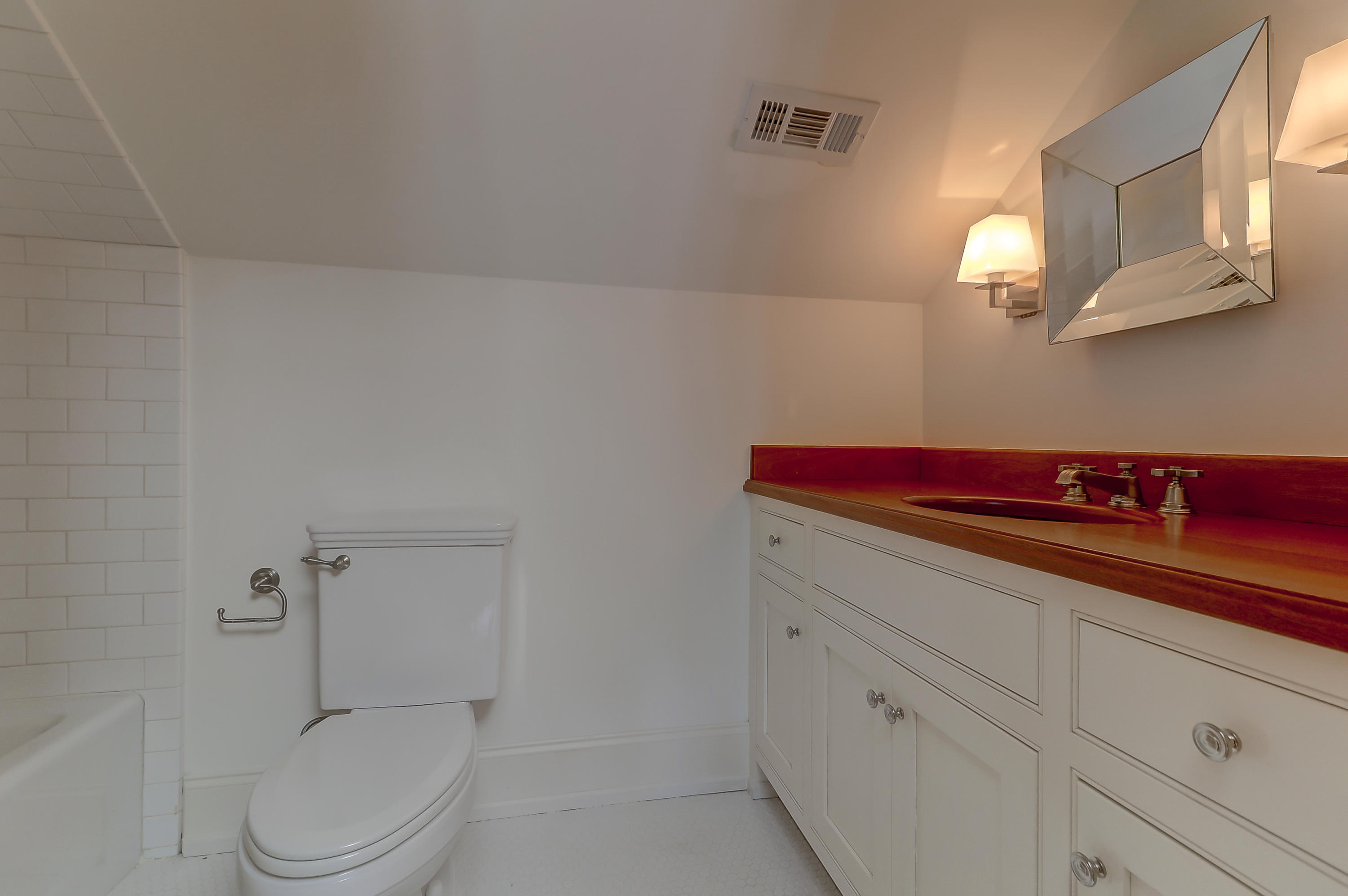24 Edenton Road Mount Pleasant, SC 29464 - Photo 35 of 49 Third Floor Full Bath