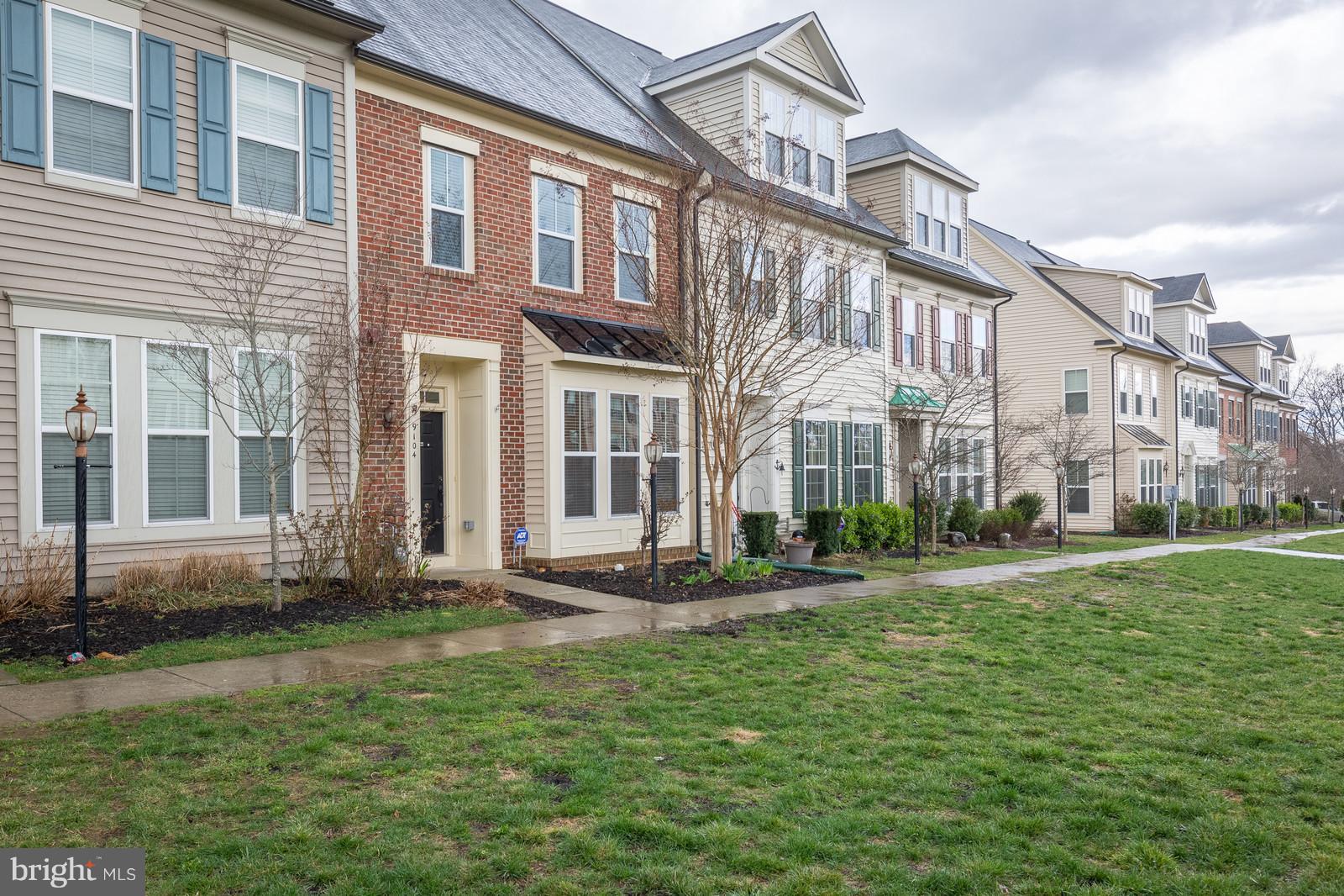 9104 Ribbon Falls Loop Bristow, VA 20136 - Photo 25 of 26 Exterior (Front)