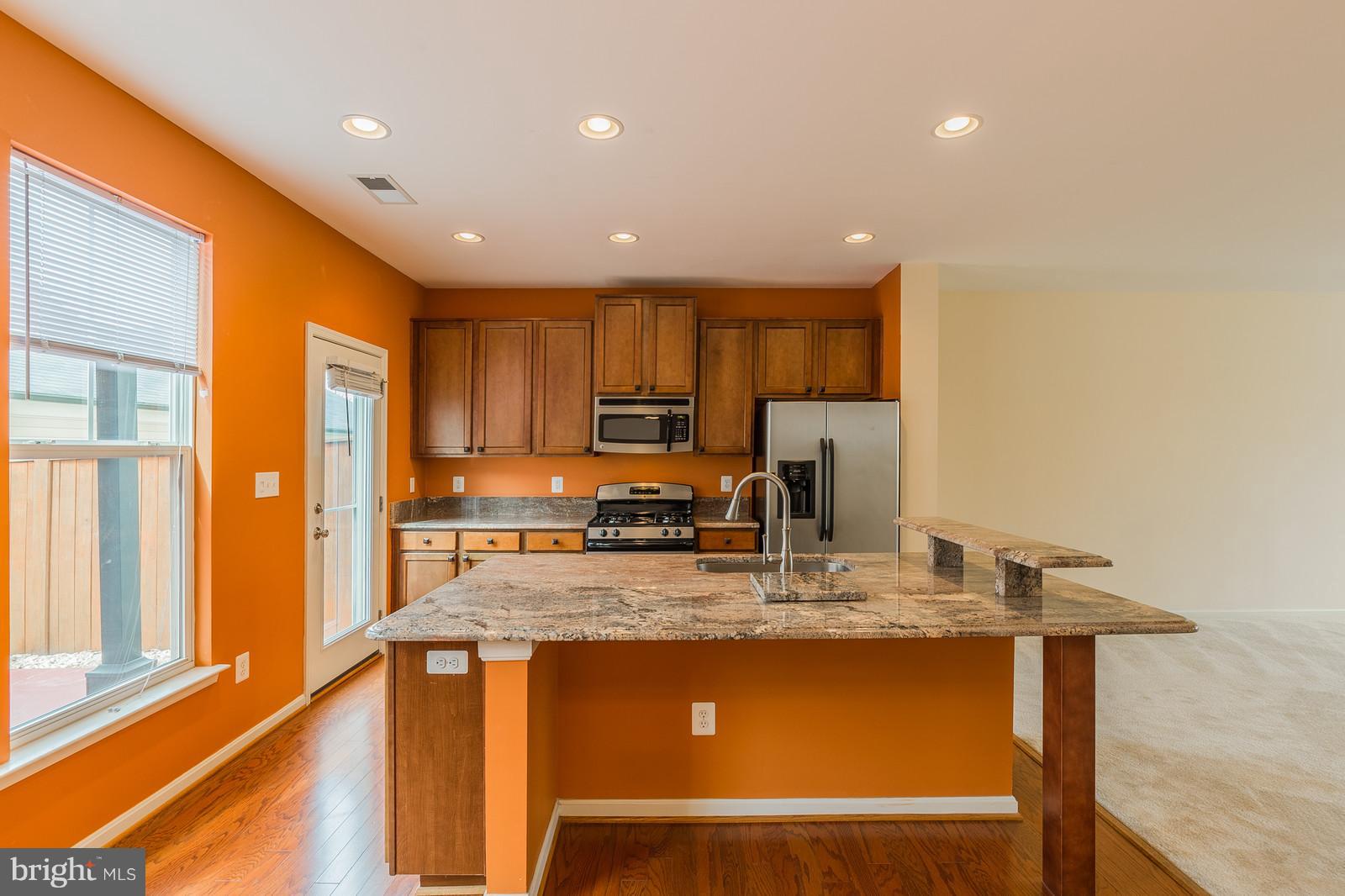 9104 Ribbon Falls Loop Bristow, VA 20136 - Photo 4 of 26 Kitchen