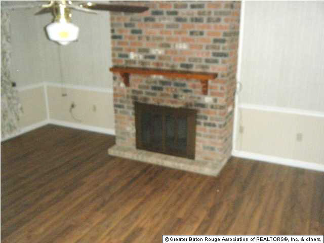 933 South River Road Denham Springs, LA 70726 - Photo 8 of 8 Gallery Image 8