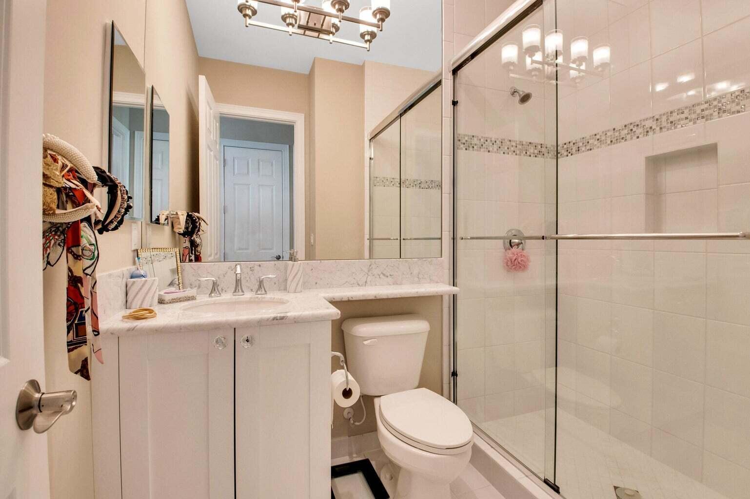 9016 Chauvet Way Boca Raton, FL 33496 - Photo 55 of 79 Guest Bathroom