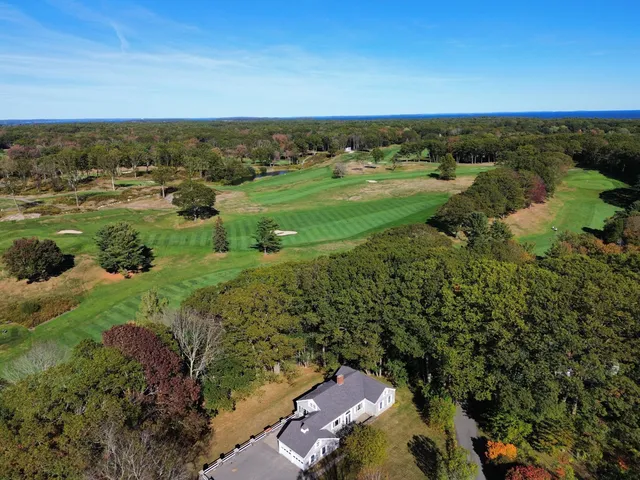$1,250,000 | 10 Pheasant Hill Road, Cape Elizabeth, ME 04107