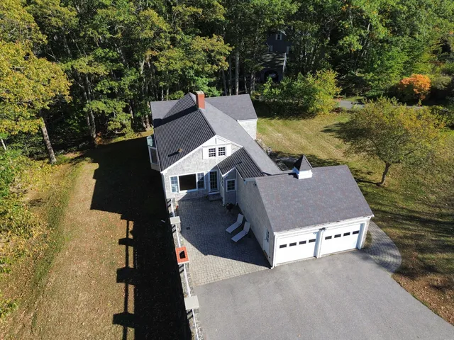 $1,250,000 | 10 Pheasant Hill Road, Cape Elizabeth, ME 04107