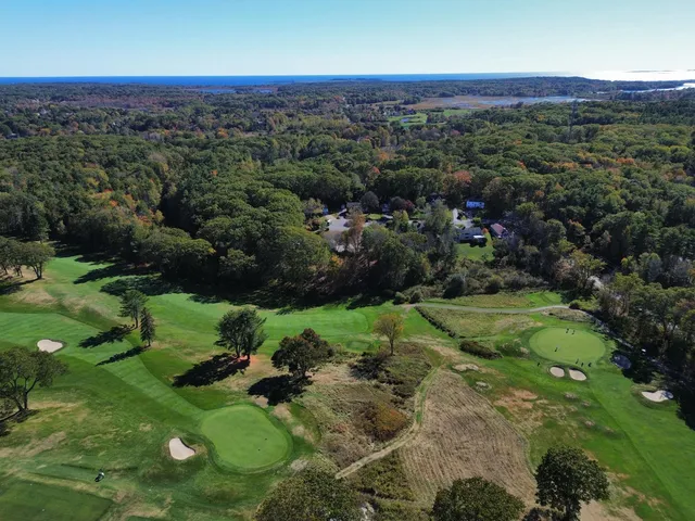 $1,250,000 | 10 Pheasant Hill Road, Cape Elizabeth, ME 04107