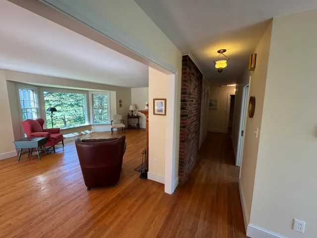 $1,250,000 | 10 Pheasant Hill Road, Cape Elizabeth, ME 04107