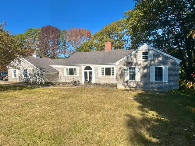 $1,250,000 | 10 Pheasant Hill Road, Cape Elizabeth, ME 04107