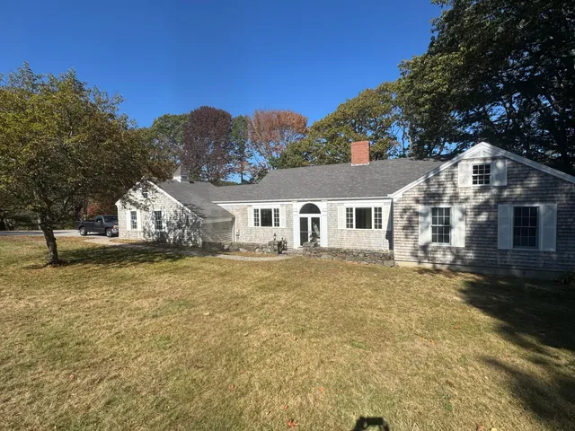 $1,250,000 | 10 Pheasant Hill Road, Cape Elizabeth, ME 04107