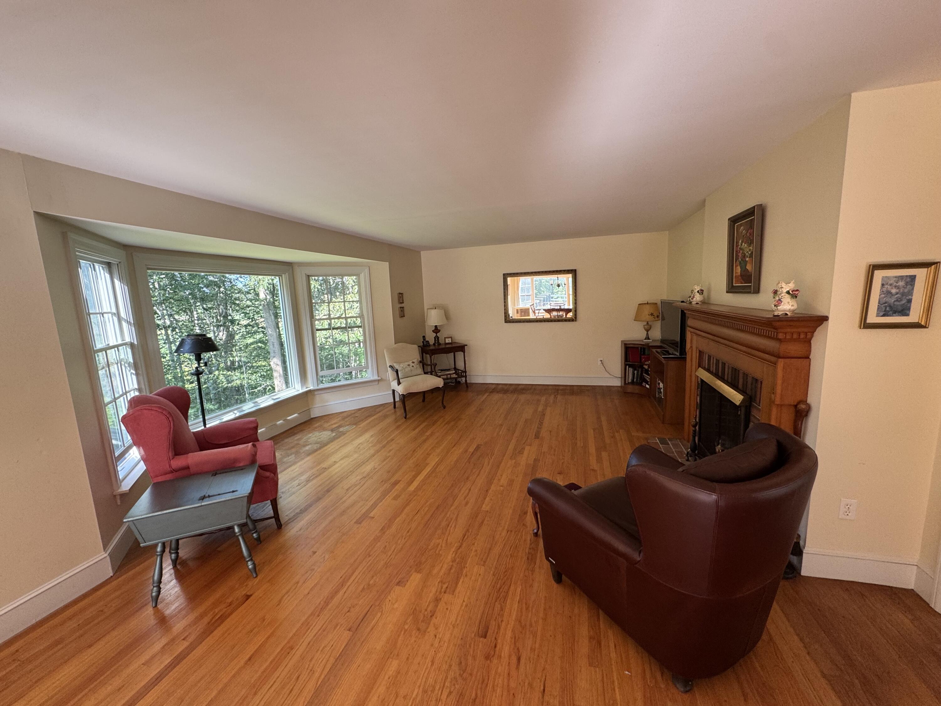 10 Pheasant Hill Road Cape Elizabeth, ME 04107 - Photo 6 of 42 IMG_1084