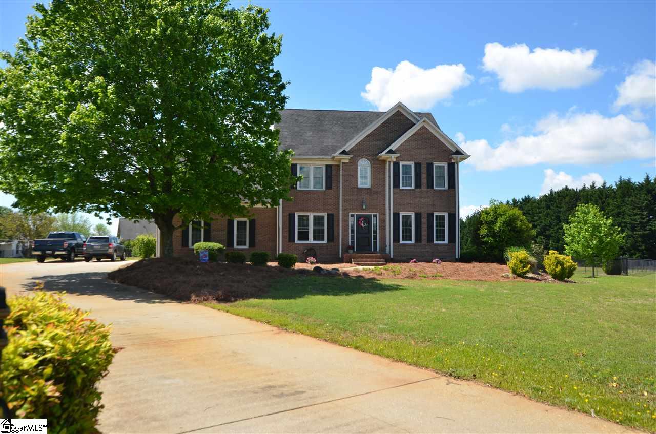 382 Labhr Court Boiling Springs, SC 29316 - Photo 2 of 22 Gallery Image 2