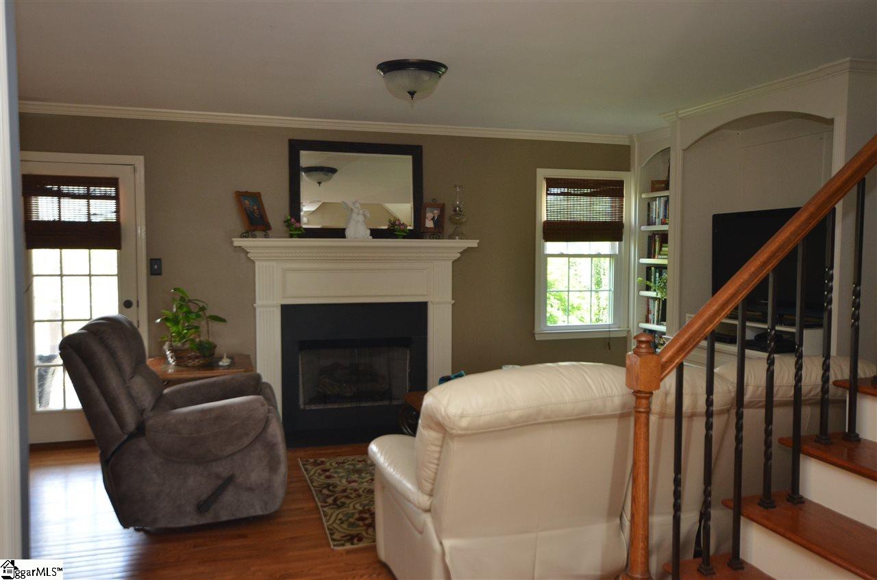 382 Labhr Court Boiling Springs, SC 29316 - Photo 5 of 22 Gallery Image 5