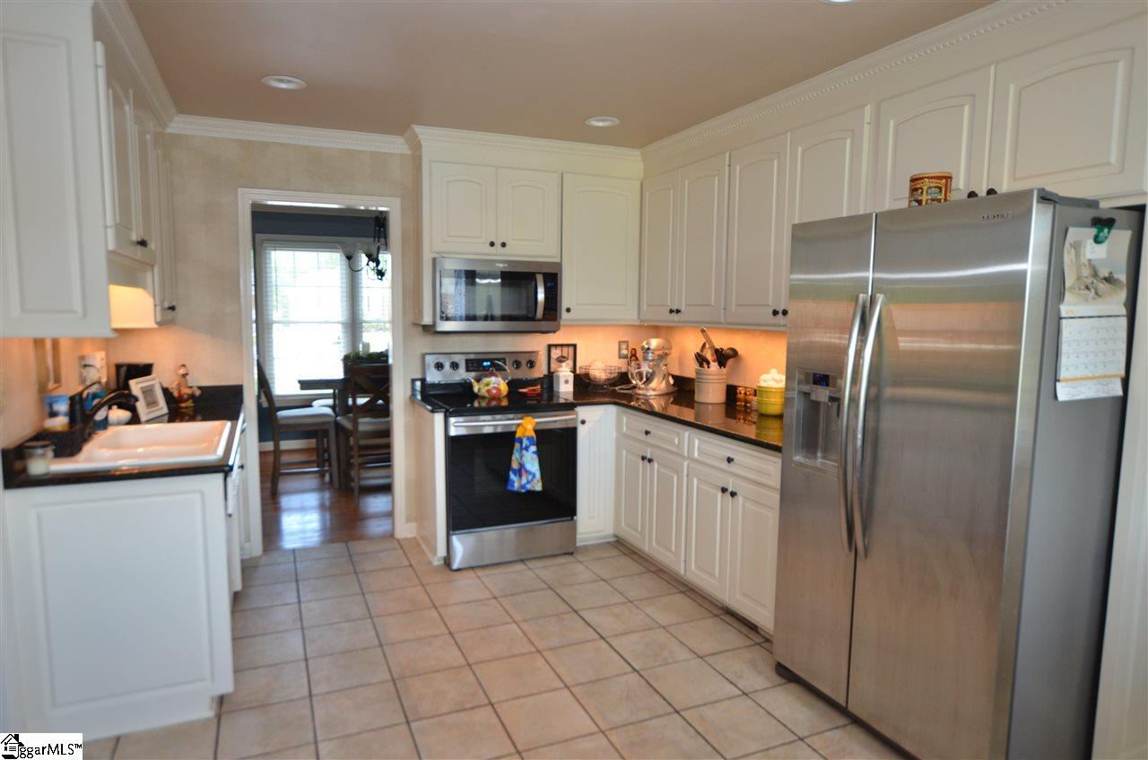 382 Labhr Court Boiling Springs, SC 29316 - Photo 8 of 22 Gallery Image 8