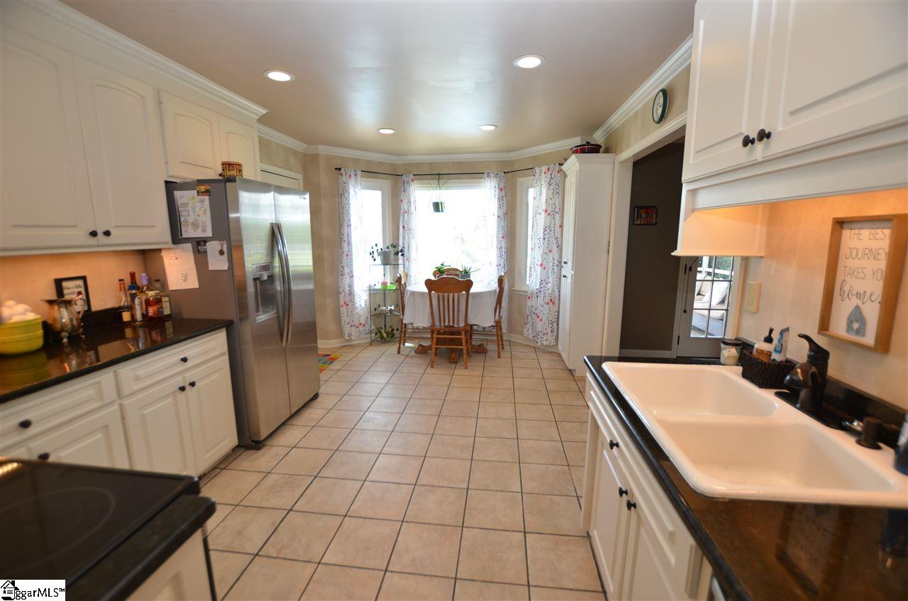 382 Labhr Court Boiling Springs, SC 29316 - Photo 9 of 22 Gallery Image 9