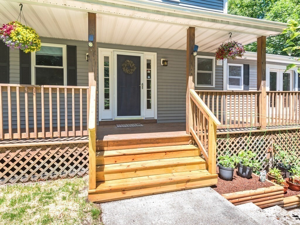 292 Fowler Road Northbridge, MA 01534 - Photo 4 of 42