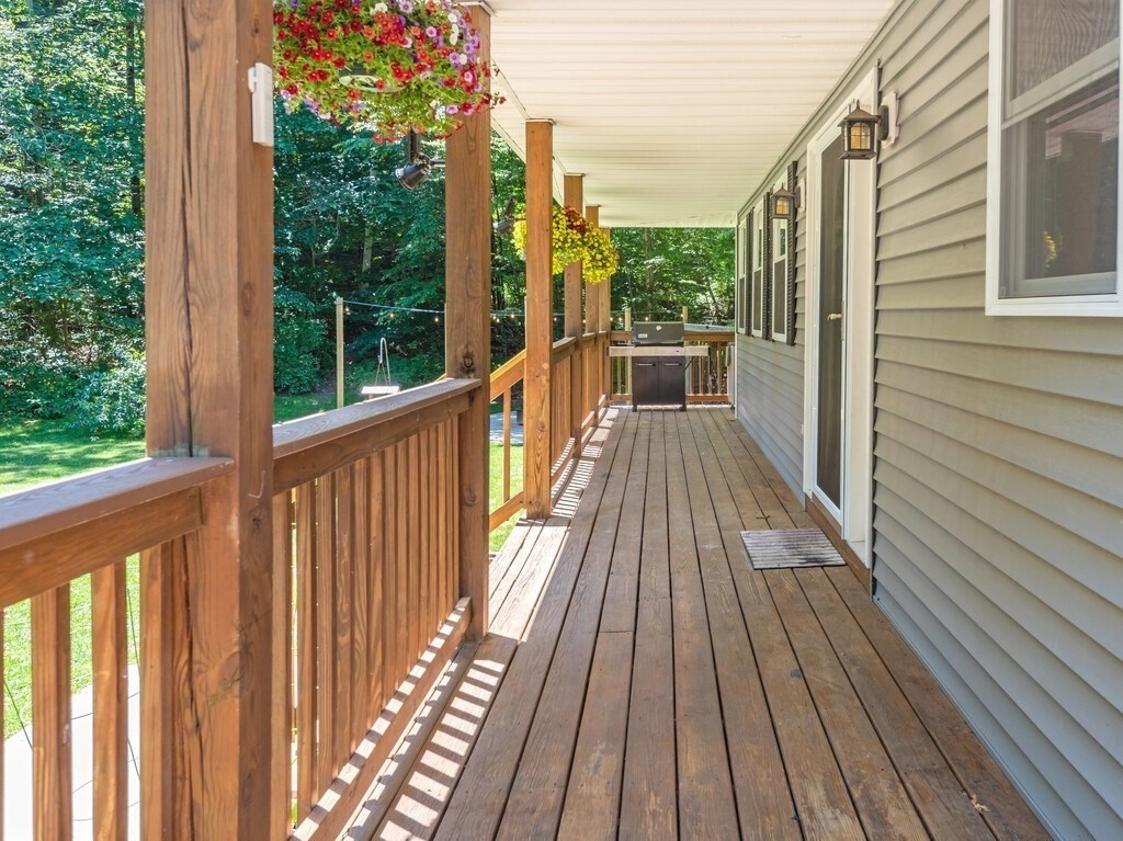292 Fowler Road Northbridge, MA 01534 - Photo 6 of 42