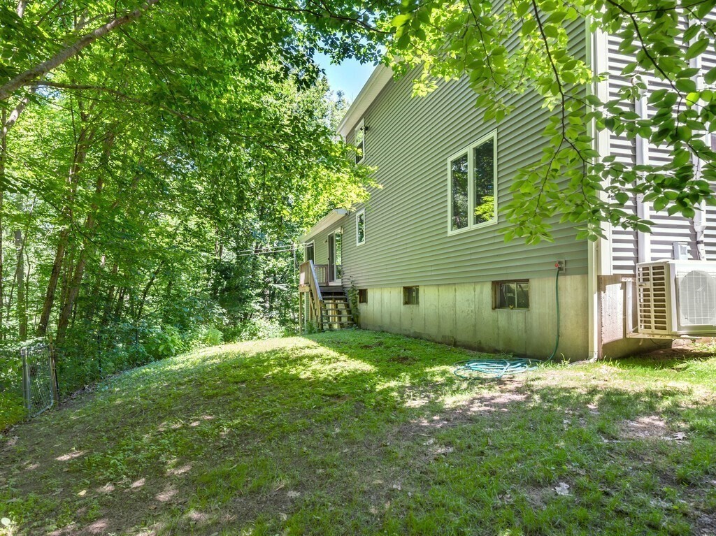 292 Fowler Road Northbridge, MA 01534 - Photo 7 of 42