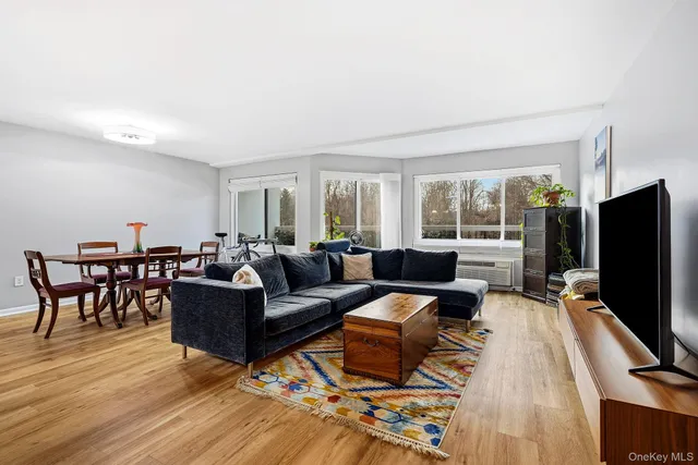 $419,000 | 100 High Point Drive, Unit 306, Hartsdale, NY 10530