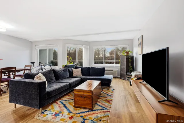 $419,000 | 100 High Point Drive, Unit 306, Hartsdale, NY 10530