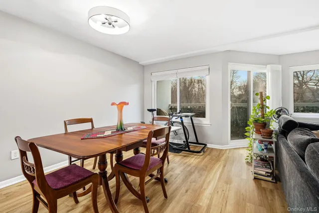 $419,000 | 100 High Point Drive, Unit 306, Hartsdale, NY 10530