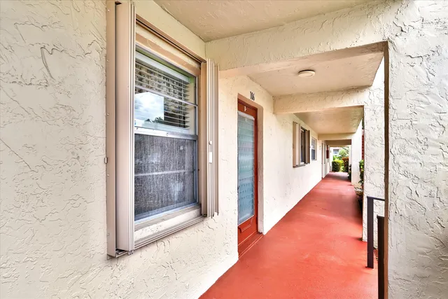 $2,000 | 22 Abbey Lane, Unit 106, Delray Beach, FL 33446