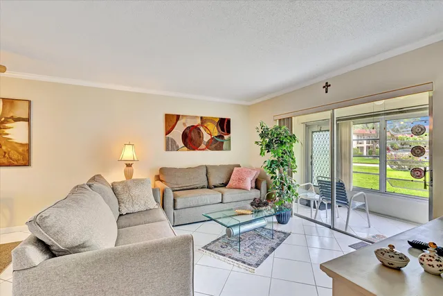 $2,000 | 22 Abbey Lane, Unit 106, Delray Beach, FL 33446