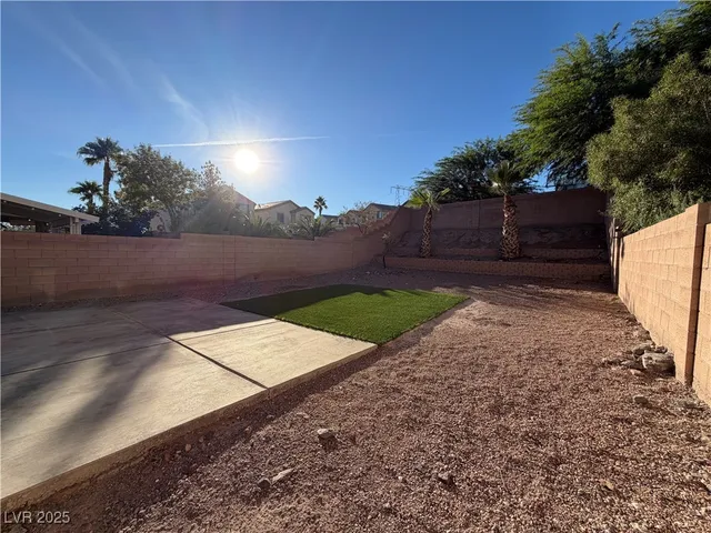 $1,850 | 287 Red Eucalyptus Drive, Henderson, NV 89015
