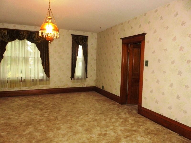 104 East Marshall Street Decatur, IN 46733 - Photo 5 of 9