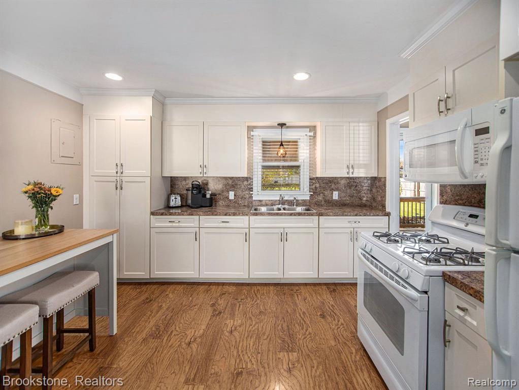 3170 Gerald Avenue Rochester Hills, MI 48307 - Photo 5 of 14