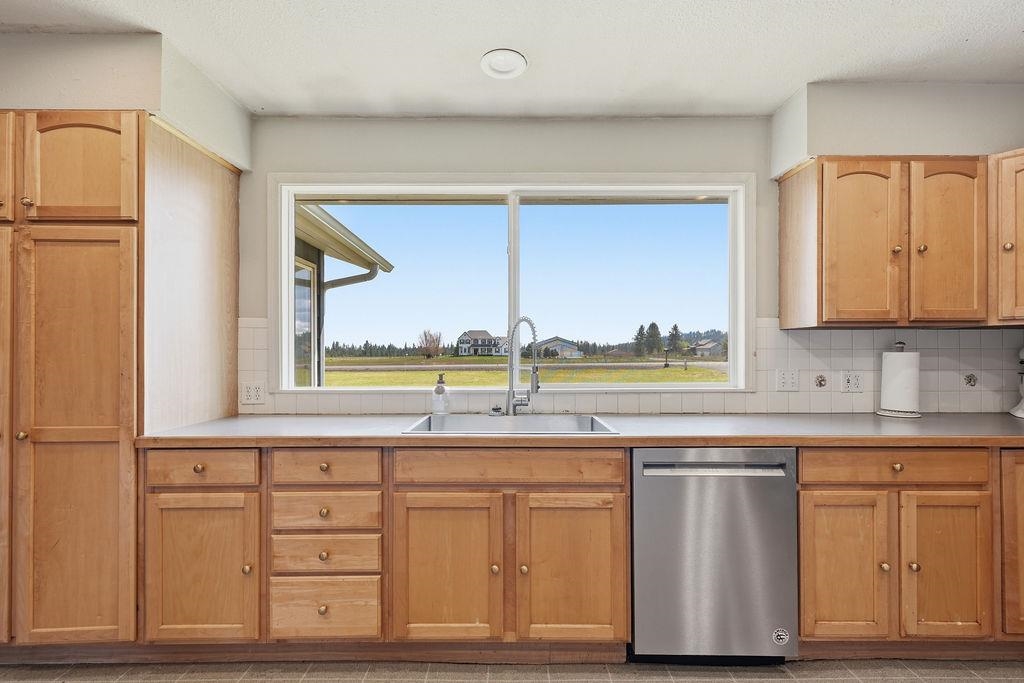 8010 West Melville Road Cheney, WA 99004 - Photo 9 of 31