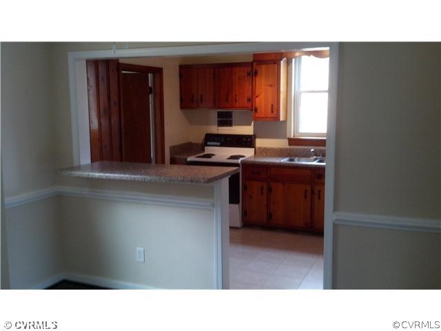 1302 Foxcroft Road Henrico, VA 23229 - Photo 3 of 11 Gallery Image 3