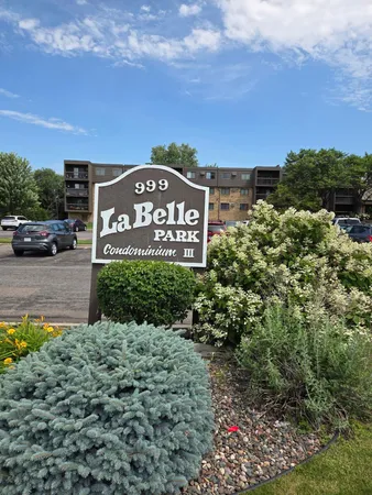 $150,000 | 999 41st Avenue Northeast, Unit 307, Columbia Heights, MN 55421