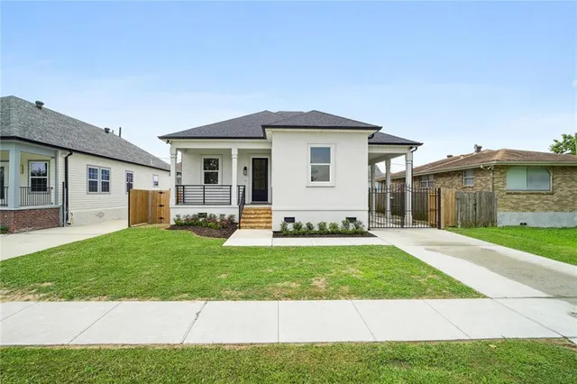 $369,900 | 209 Beaver Drive, Arabi, LA 70032