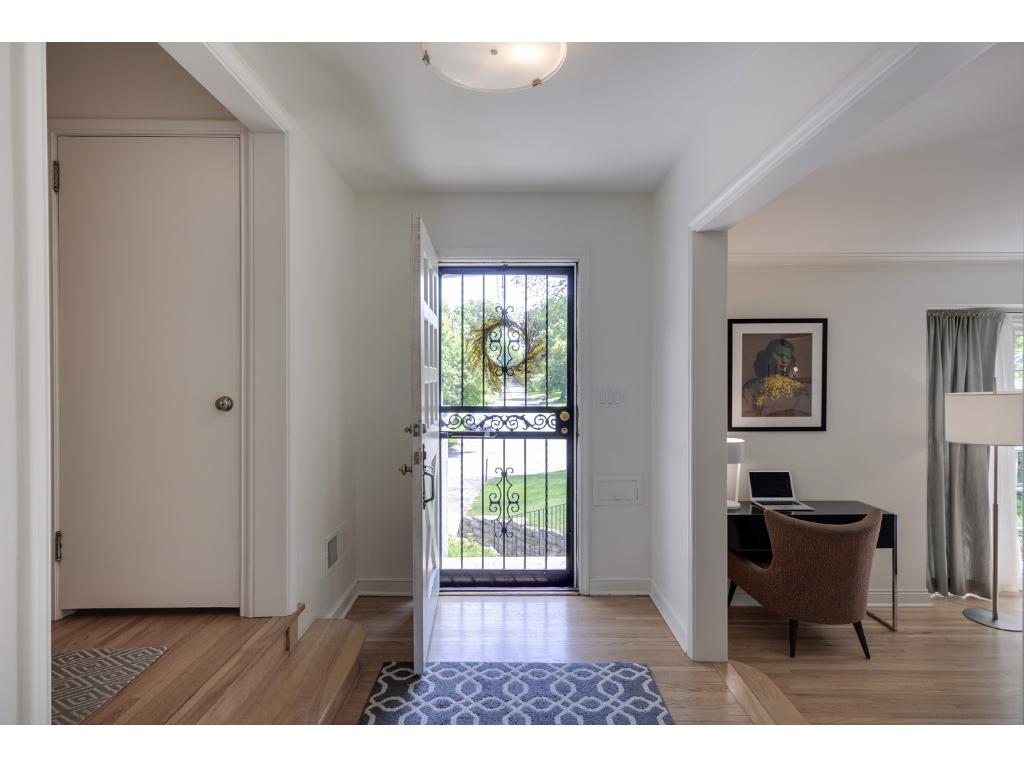 4800 Maple Road Edina, MN 55424 - Photo 2 of 24