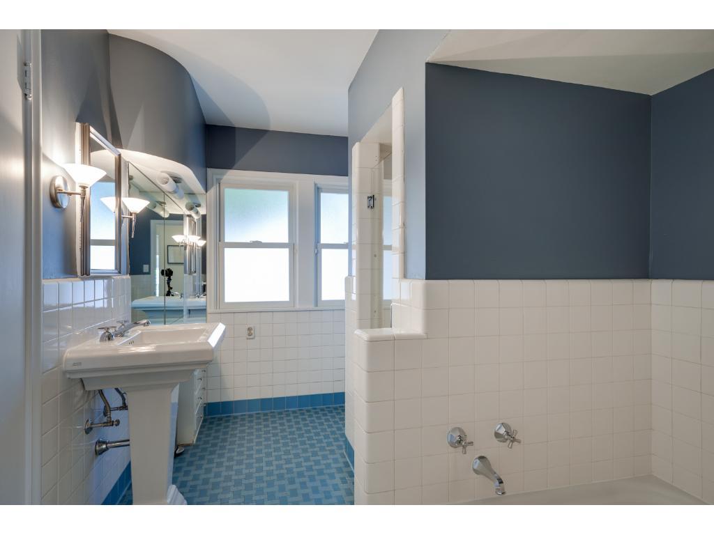 4800 Maple Road Edina, MN 55424 - Photo 13 of 24