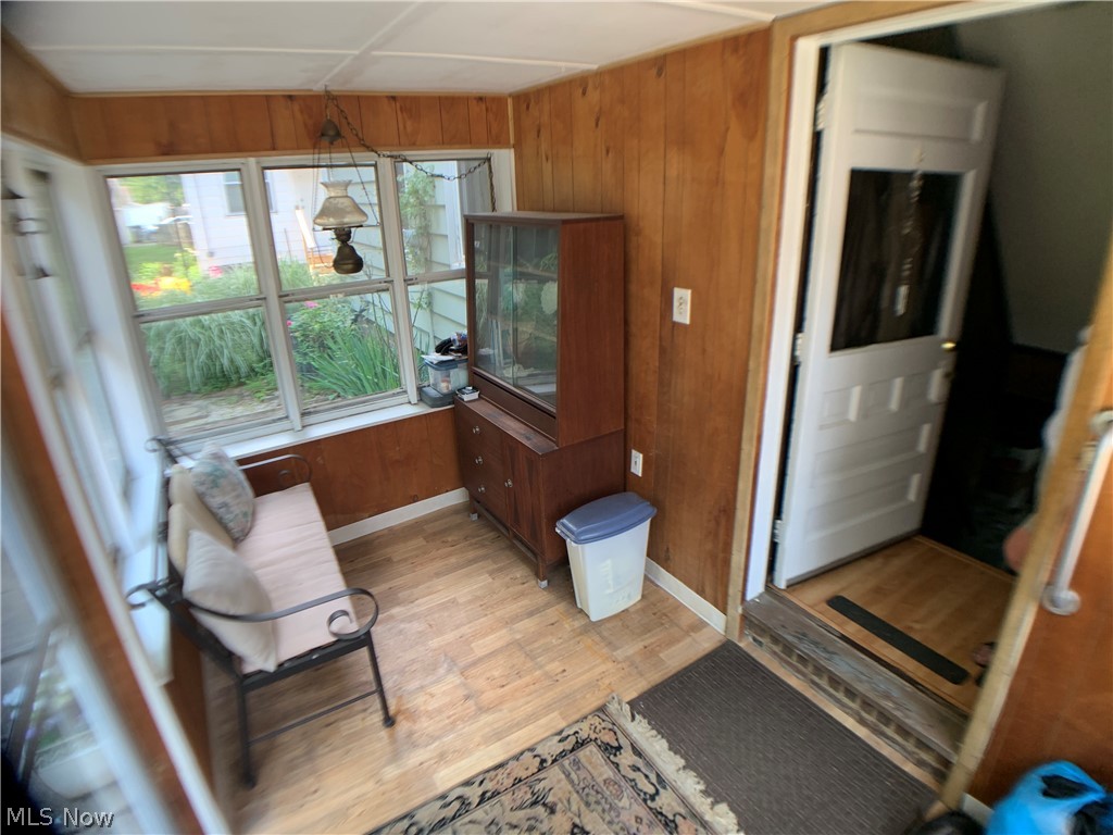 4424 Adrian Road Cleveland, OH 44121 - Photo 12 of 17