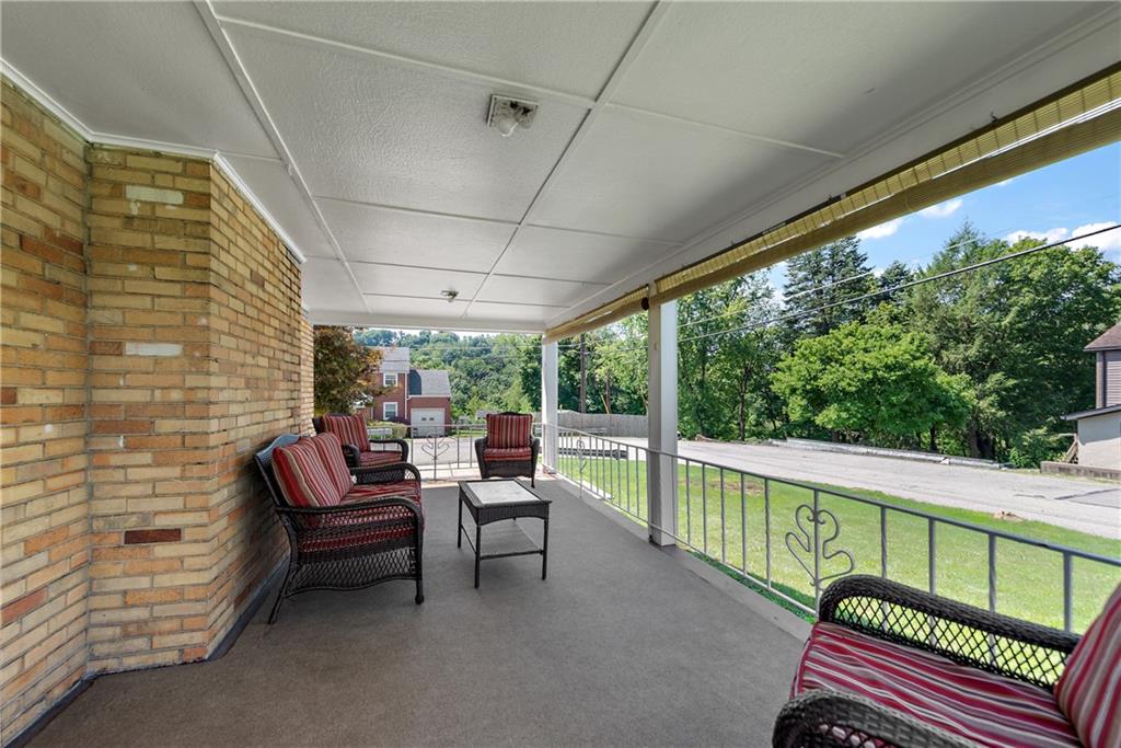 908 Greenhill Road Pittsburgh, PA 15209 - Photo 22 of 23 a outdoor living space with furniture