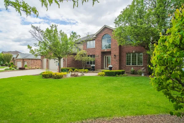 $649,900 | 2910 Ryan Drive, New Lenox, IL 60451