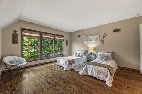 $2,100,000 | 2211 West 69th Terrace, Mission Hills, KS 66208
