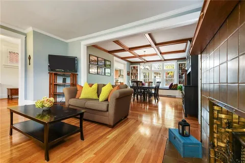 $1,100,000 | 5814 Ferree Street, Pittsburgh, PA 15217