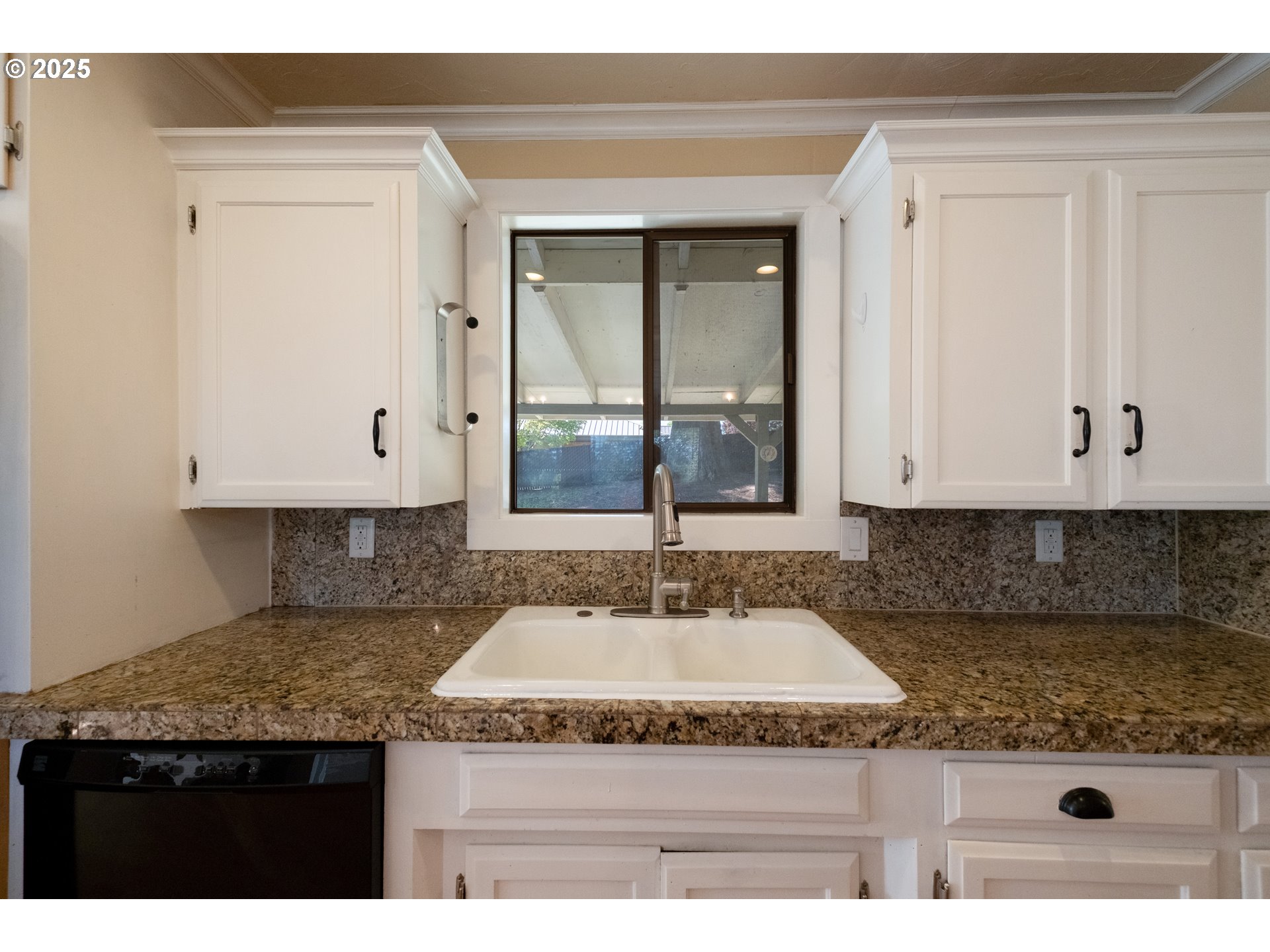 1221 Southwest Maple Street Dallas, OR 97338 - Photo 16 of 44