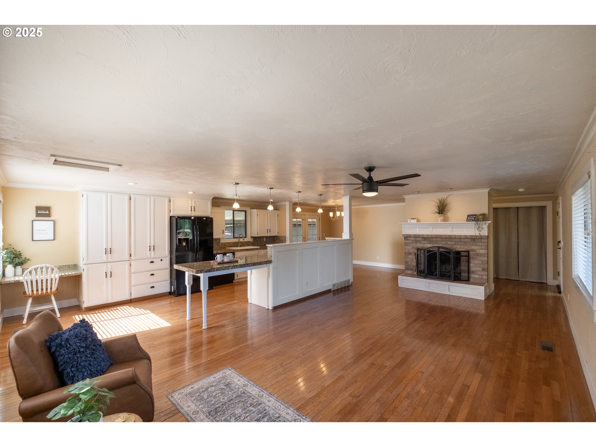 1221 Southwest Maple Street Dallas, OR 97338 - Photo 8 of 44