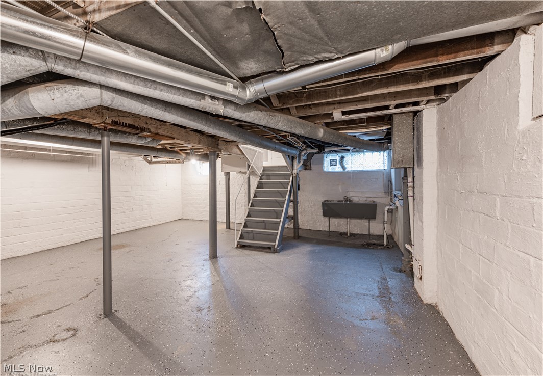 3373 Cedarbrook Road Cleveland, OH 44118 - Photo 30 of 34 Gallery Image 30