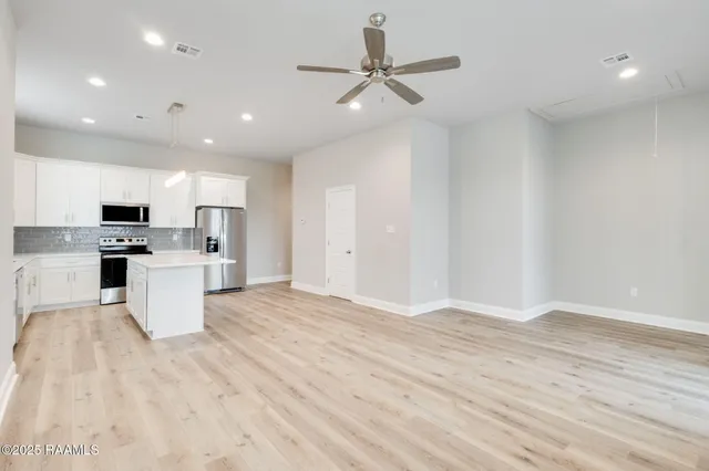 $1,800 | 112 Gadwall Drive, Youngsville, LA 70592