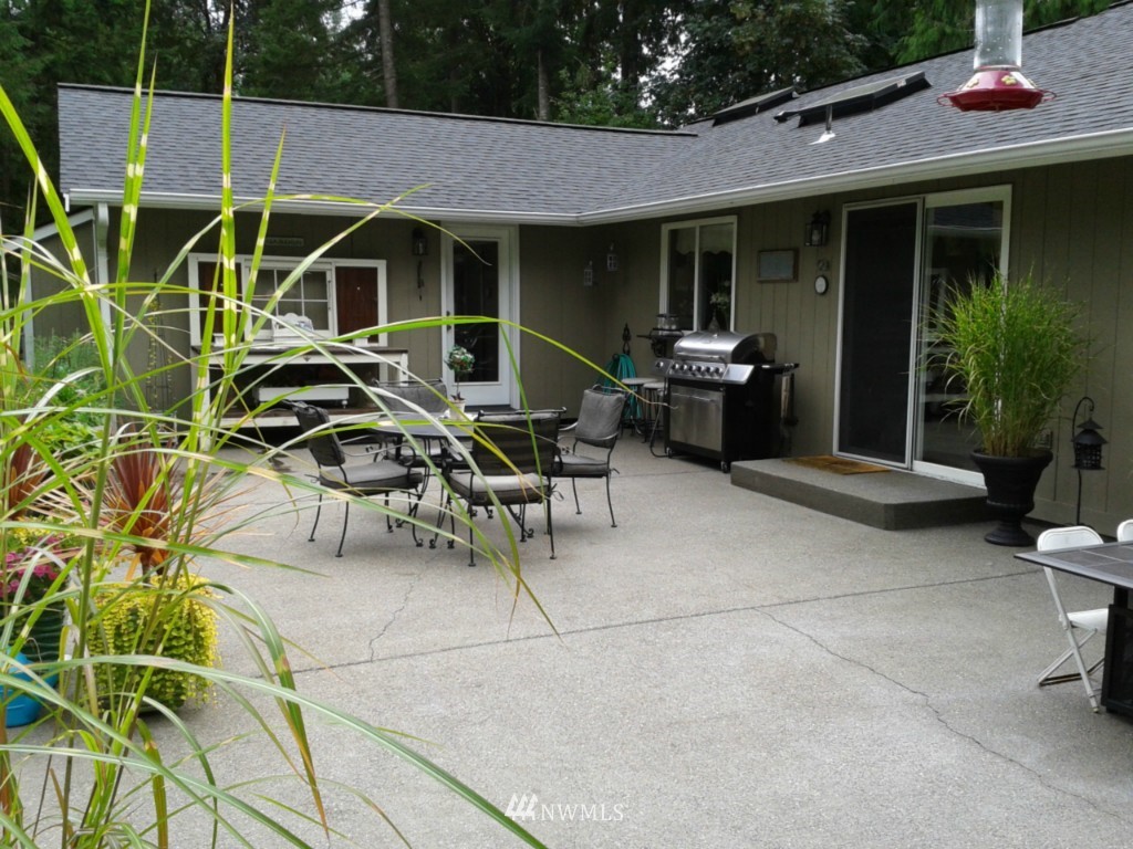 9820 Case Road Southwest Olympia, WA 98512 - Photo 3 of 24 Gallery Image 3
